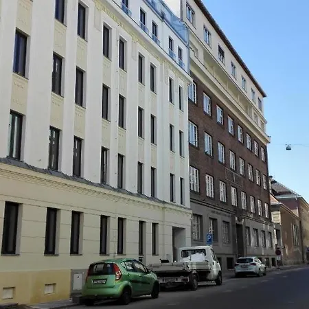 Apartmans In The Center With Privat Parking *