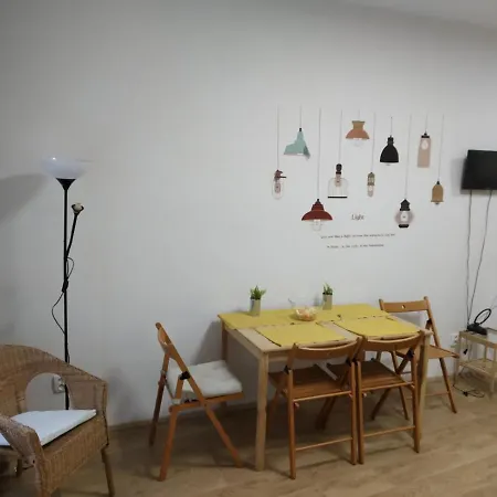 Apartmans In The Center With Privat Parking 아파트 *